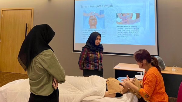 2_AestheticClassforTherapist